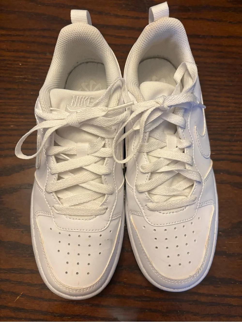 Nike White Leather Low Top Lace Up Athletic  sneakers. DV5456-106
